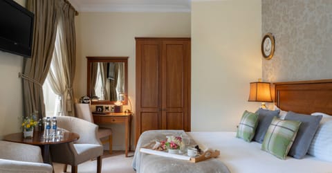 In-room safe, desk, iron/ironing board, free WiFi