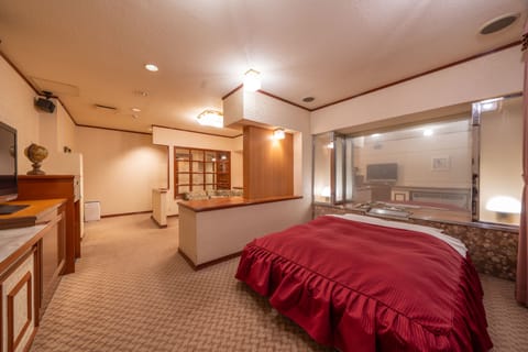 Suite Double with Sauna, Smoking | Blackout drapes, soundproofing, iron/ironing board, free WiFi