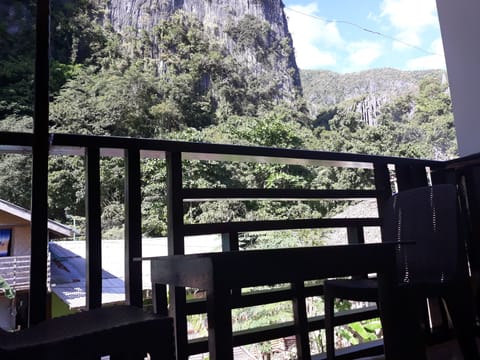 Family Room 2 with Balcony and Cliff View | Balcony