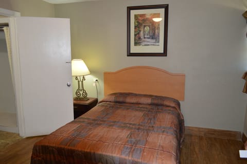 Basic Single Room, 1 Twin Bed | Free WiFi, bed sheets