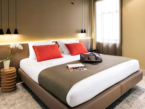 Family Suite, 1 King Bed with Sofa bed | Hypo-allergenic bedding, Select Comfort beds, minibar, in-room safe