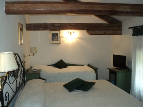 Triple Room | Premium bedding, minibar, desk, free WiFi