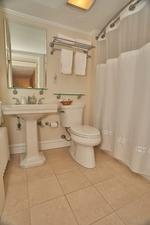 Room, 1 King Bed, Private Bathroom | Bathroom | Combined shower/tub, free toiletries, hair dryer, towels