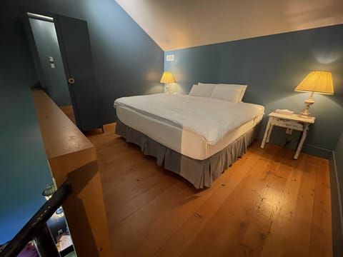Junior Suite, Ensuite | Soundproofing, iron/ironing board, free WiFi, bed sheets