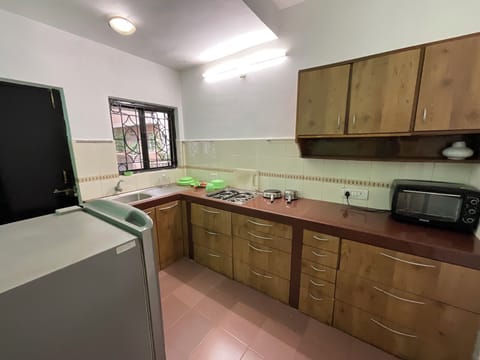 Family Villa, 2 Bedrooms, Pool View | Private kitchenette