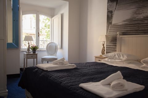 Desk, iron/ironing board, free WiFi