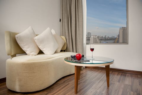 Junior Suite, 1 Bedroom, River View, Tower | Bathroom | Rainfall showerhead, free toiletries, hair dryer, slippers