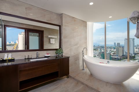 Grand Suite, 1 Bedroom, River View, Tower | Premium bedding, memory foam beds, minibar, in-room safe