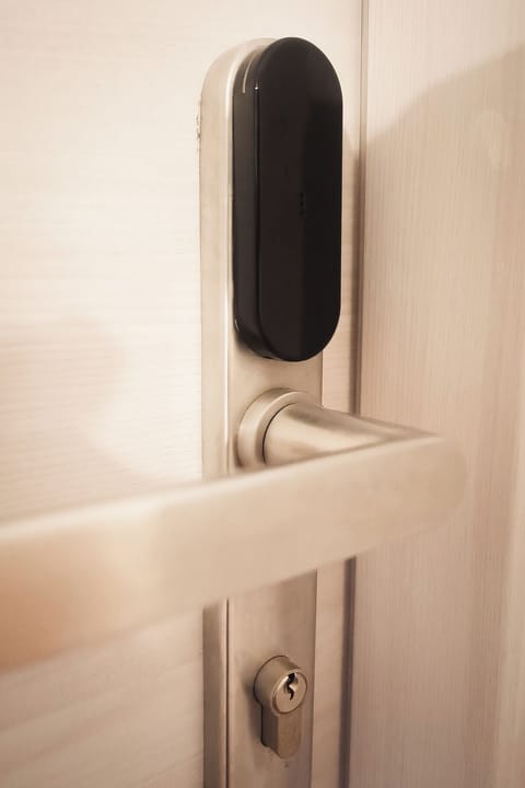 Blackout drapes, free WiFi, bed sheets