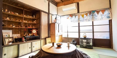 1F Japanese Traditional room WA Max 4 pax (Non-Smoking, Free Wi-Fi) | Desk, iron/ironing board, free WiFi