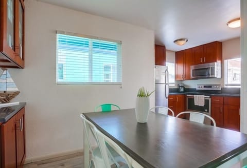 Apartment, 3 Bedrooms | Private kitchen | Fridge, microwave, oven, dishwasher