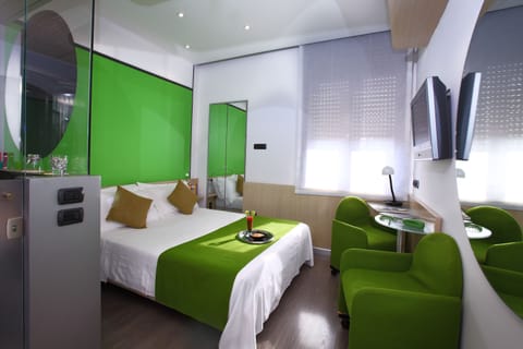 Single Room | Premium bedding, minibar, in-room safe, desk