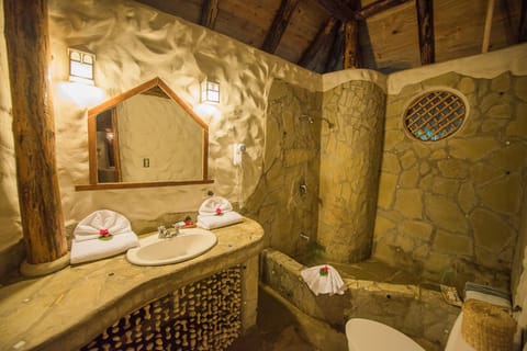 Bungalow, 2 Bedrooms | Bathroom | Shower, free toiletries, hair dryer, towels