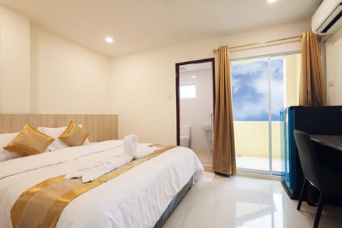 Standard Double Room | Free WiFi, bed sheets