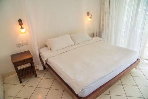 Deluxe Cottage | Premium bedding, in-room safe, individually decorated