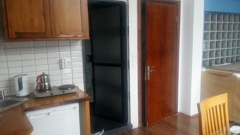 Premium Apartment, 2 Bedrooms, Sea View | Bathroom | Shower, free toiletries, hair dryer, bathrobes