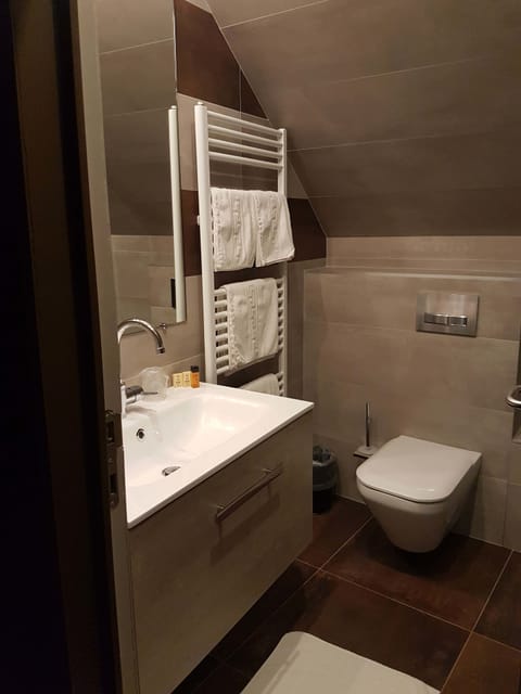 Free toiletries, hair dryer, towels