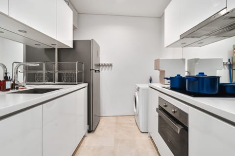 Family Apartment, 2 Bedrooms, Tower | Private kitchen | Full-size fridge, microwave, oven, stovetop