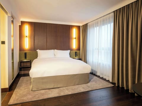 Suite, 1 King Bed, Garden View (Botanic) | Premium bedding, down comforters, pillowtop beds, free minibar