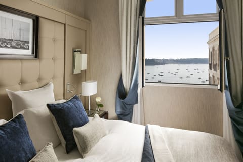 Deluxe Room, Sea View | Premium bedding, pillowtop beds, minibar, in-room safe