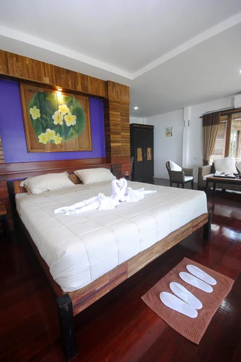 Beach Front Deluxe Room | Free WiFi