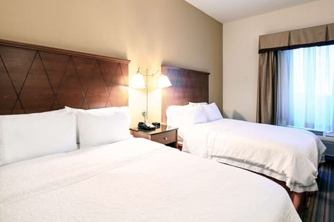 Premium bedding, in-room safe, desk, laptop workspace