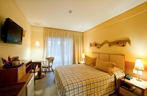 Deluxe Room, Balcony | Minibar, desk, soundproofing, free cribs/infant beds