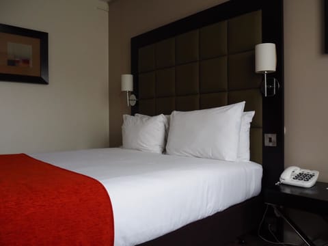 Standard Room, 1 Double Bed, Accessible | In-room safe, desk, iron/ironing board, rollaway beds