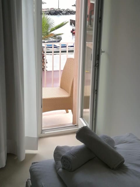 Classic Double Room Single Use, Harbor View, Beachfront | Room amenity