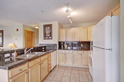 Condo, 2 Bedrooms | Private kitchen | Fridge, microwave, oven, dishwasher