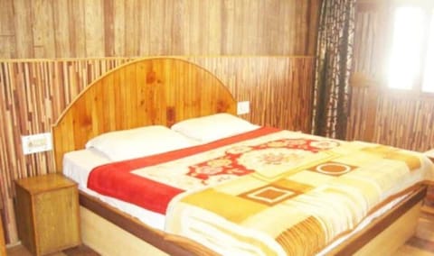 Deluxe Room, 1 Double Bed, Smoking | Rollaway beds, free WiFi