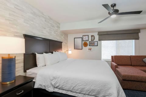 Studio, 1 King Bed, Kitchen | Down comforters, pillowtop beds, in-room safe, desk