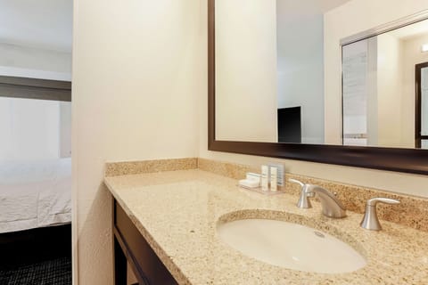 Suite, 1 King Bed, Kitchen | Bathroom | Combined shower/tub, free toiletries, hair dryer, towels