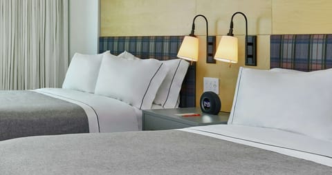 Premium bedding, in-room safe, desk, laptop workspace