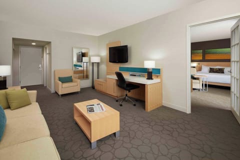 Suite, 1 Bedroom | Premium bedding, pillowtop beds, in-room safe, desk