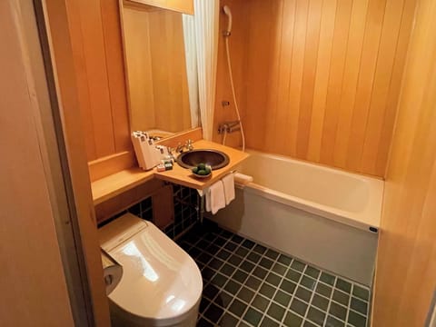 Japanese Style Room with Private Bathroom, Non Smoking | Bathroom | Combined shower/tub, free toiletries, hair dryer, slippers