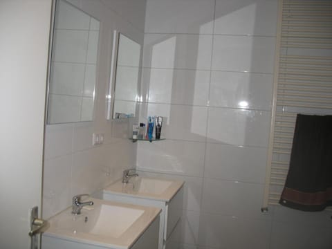 Standard Double Room, Shared Bathroom | Bathroom | Shower, free toiletries, hair dryer, towels