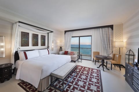 Premium Room, 1 King Bed, Balcony, Sea View | Frette Italian sheets, premium bedding, down comforters, minibar