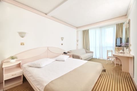 Classic room, Sea side - Family | Desk, free WiFi, bed sheets