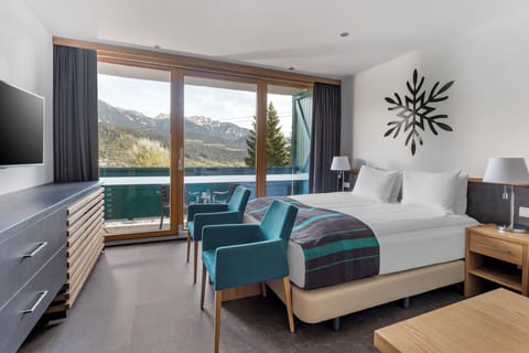 Studio Apartment | 2 bedrooms, hypo-allergenic bedding, in-room safe, iron/ironing board