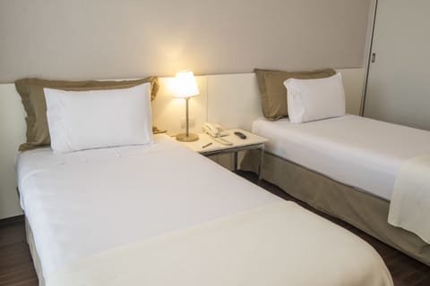 Standard Double Room, 2 Twin Beds | Free minibar items, in-room safe, desk, free WiFi