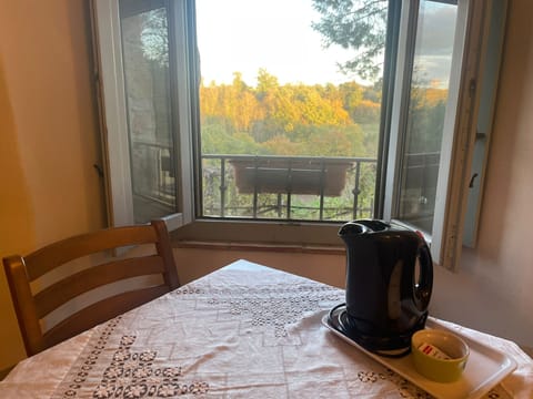 Comfort Suite, 1 Queen Bed, Garden View | 1 bedroom, desk, blackout drapes, soundproofing