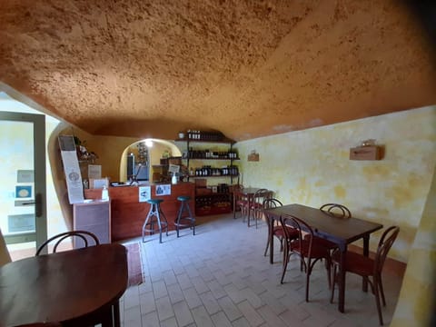 Breakfast, lunch, dinner served; local cuisine 