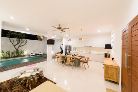 Villa, 2 Bedrooms, Private Pool | Private kitchen | Fridge, microwave, stovetop, coffee/tea maker