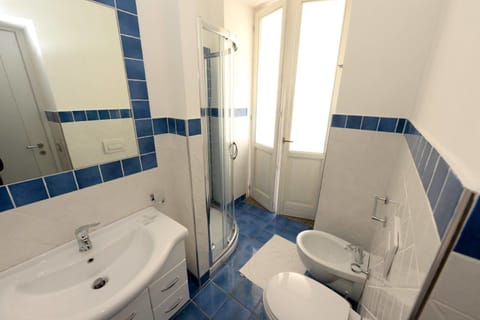 Double Room, Non Smoking, Balcony | Bathroom | Shower, free toiletries, hair dryer, bathrobes