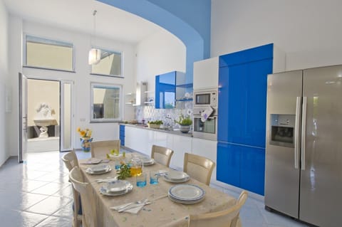 Villa, 2 Bedrooms | Private kitchen | Fridge, microwave, oven, stovetop