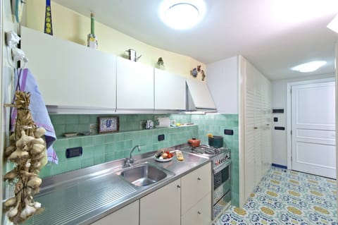 Apartment, 1 Bedroom, Terrace, Sea View | Private kitchen | Oven, stovetop