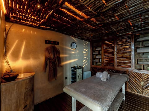 Sauna, steam room, Turkish bath, body treatments, deep-tissue massages