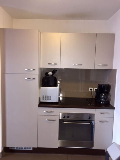 Studio 2 pers. | Private kitchen | Fridge, oven, stovetop, dishwasher