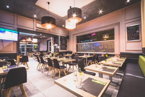 Breakfast and lunch served, French cuisine